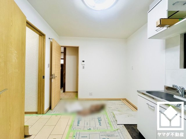 八幡市八幡小松の居間・リビング