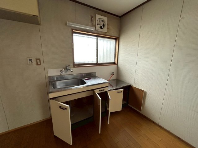 鉾田市舟木　中古戸建のキッチン