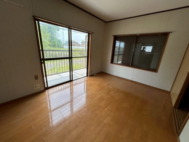 鉾田市舟木　中古戸建の洋室