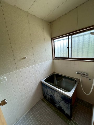 鉾田市舟木　中古戸建の浴室