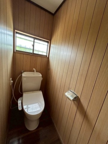 鉾田市舟木　中古戸建のトイレ