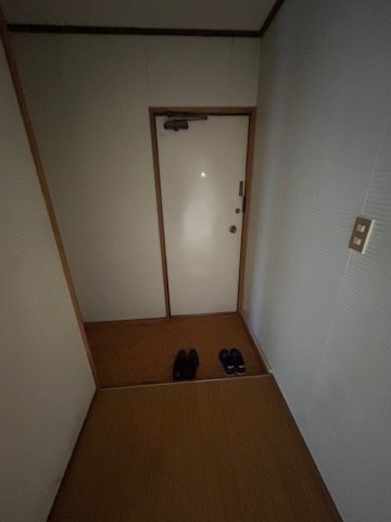 鉾田市舟木　中古戸建の玄関