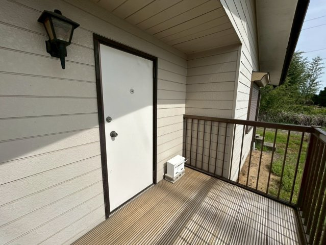 鉾田市舟木　中古戸建の玄関