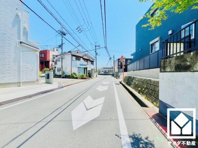 八幡市男山吉井の前面道路含む現地写真