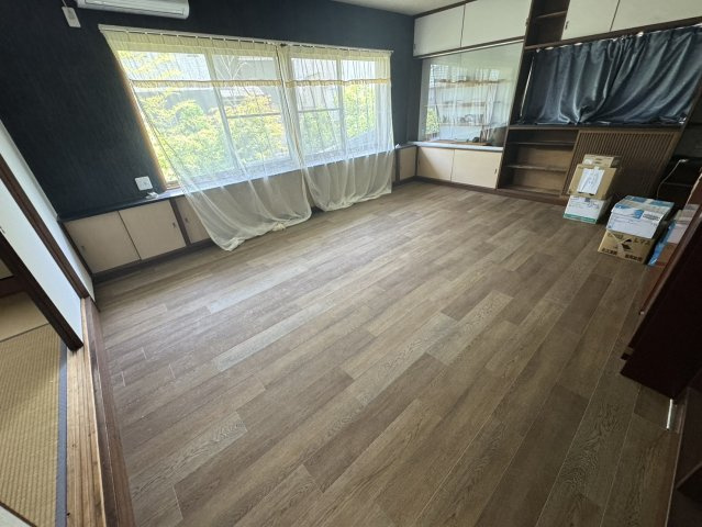 奈良市富雄元町4丁目戸建ての洋室