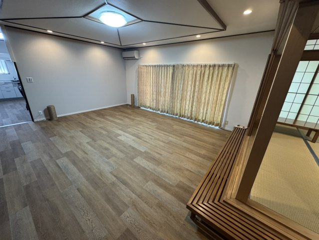 奈良市富雄元町4丁目戸建ての居間・リビング