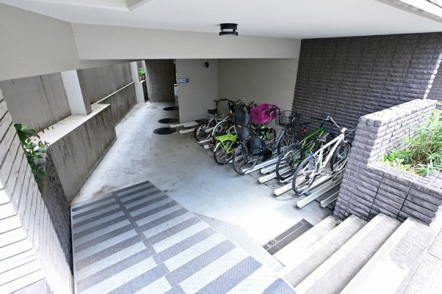 カーサフェリス代々木上原のエントランス