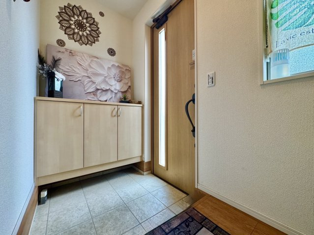 古河市坂間中古戸建の玄関