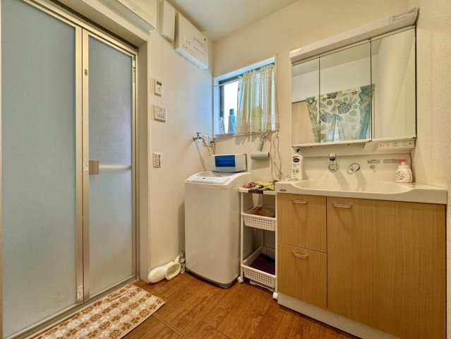 古河市坂間中古戸建の洗面所