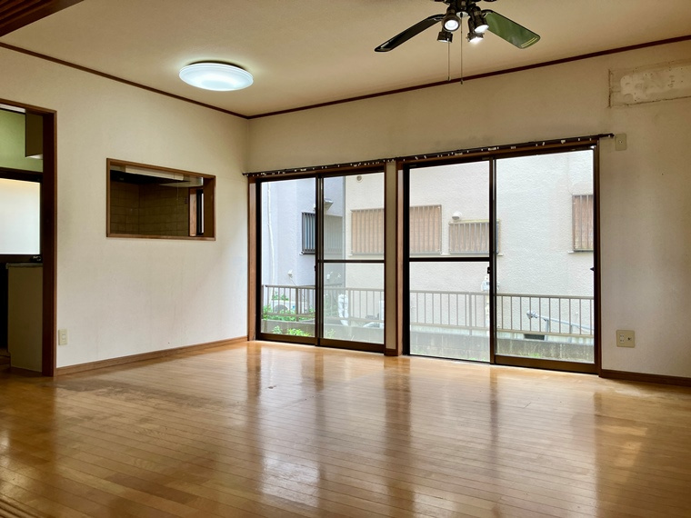 松木戸建の居間・リビング