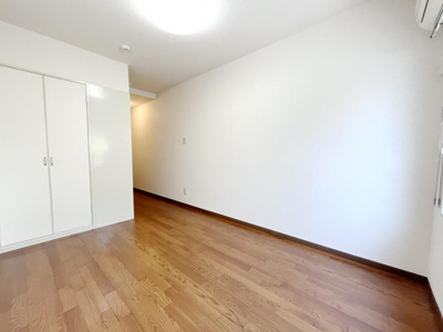 収納もあるので広く使えます★