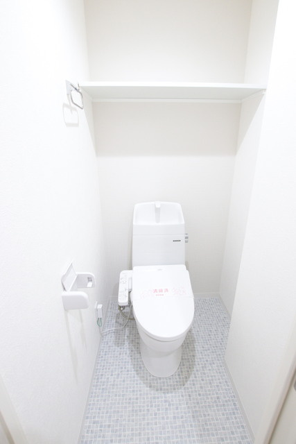 トイレには温水洗浄便座がついております！