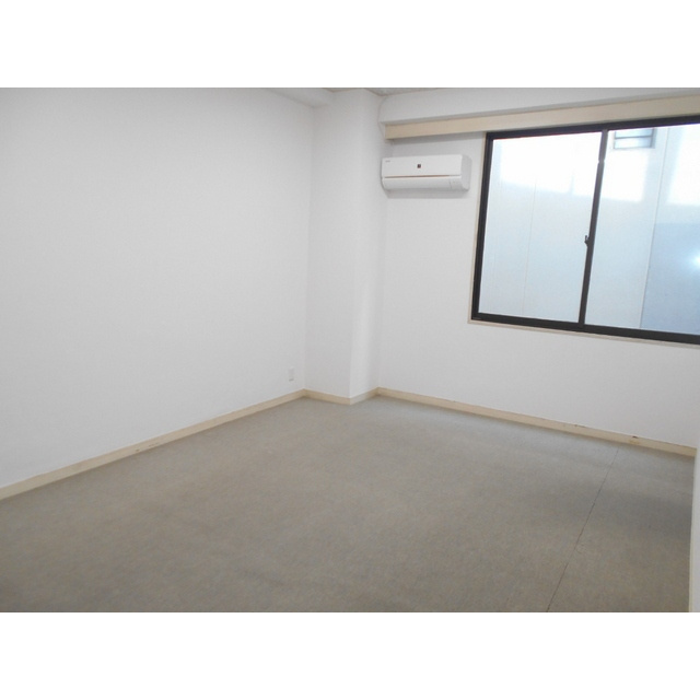 オペラスKONOHANA５ビルの居間・リビング