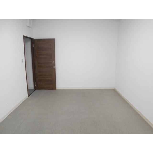 オペラスKONOHANA５ビルの居間・リビング