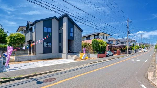 横浜市栄区本郷台４丁目の新築一戸建の前面道路含む現地写真|周辺環境も合わせてご案内させて頂きます！
お気軽にお問い合わせ下さい！