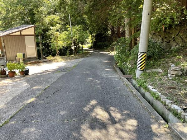 岡崎市夏山町・中古戸建の前面道路含む現地写真