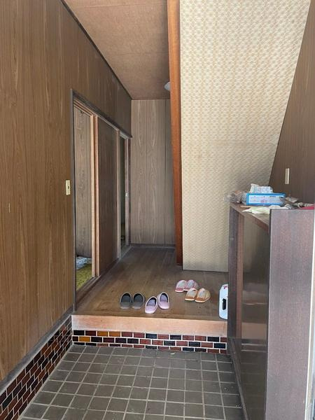 幸田町深溝・中古戸建の玄関