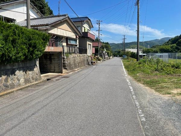 幸田町深溝・中古戸建の前面道路含む現地写真