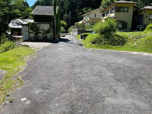 岡崎市夏山町・住宅用地の前面道路含む現地写真