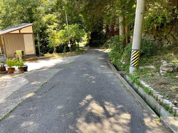 岡崎市夏山町・住宅用地の前面道路含む現地写真