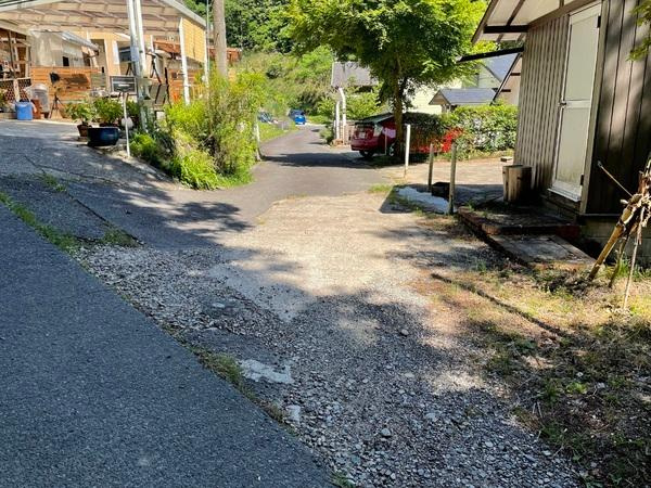 岡崎市夏山町・住宅用地の前面道路含む現地写真