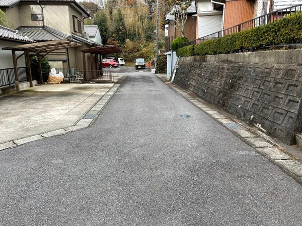 岡崎市舞木町狐山の前面道路含む現地写真