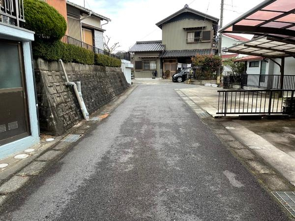 岡崎市舞木町狐山の前面道路含む現地写真