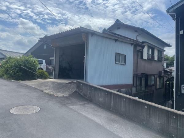 岡崎市六供町・住宅用地の前面道路含む現地写真