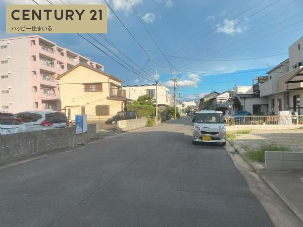 岡崎市宇頭町字池下の売地の前面道路含む現地写真