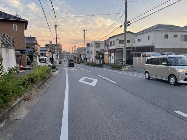 岡崎市中町・中古戸建の前面道路含む現地写真|前面道路です。
