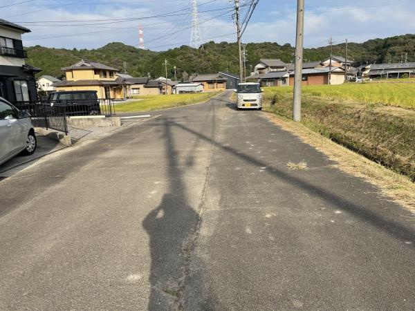 岡崎市桑谷町・中古戸建の前面道路含む現地写真|前面道路です。