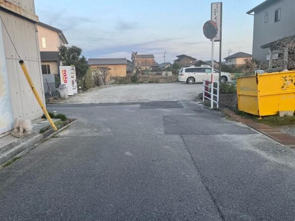 岡崎市上佐々木町・店舗併用住宅の前面道路含む現地写真|前面道路です。