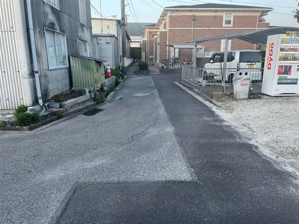 岡崎市上佐々木町・店舗併用住宅の前面道路含む現地写真|前面道路です。