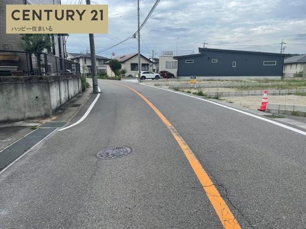 岡崎市稲熊町字後田の売地の前面道路含む現地写真