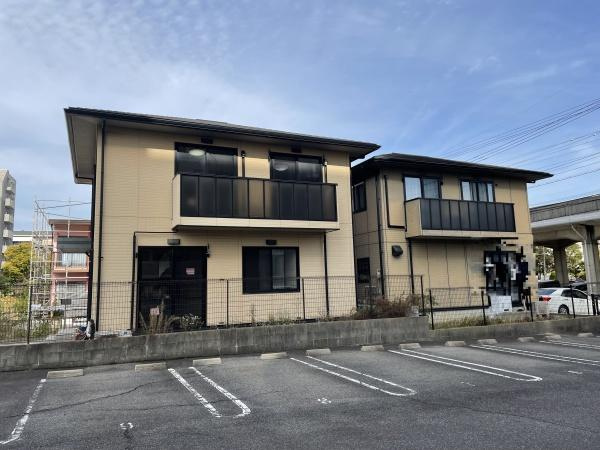 岡崎市末広町・売アパートの外観
