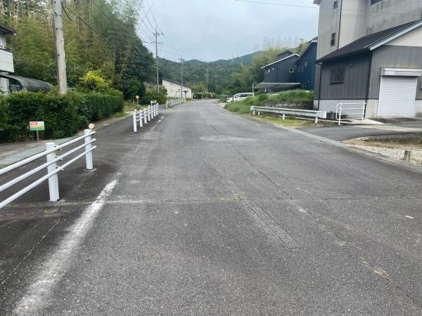 岡崎市滝尻町・中古戸建の前面道路含む現地写真|前面道路です。