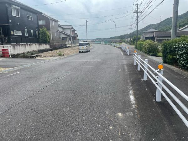 岡崎市滝尻町・中古戸建の前面道路含む現地写真|前面道路です。