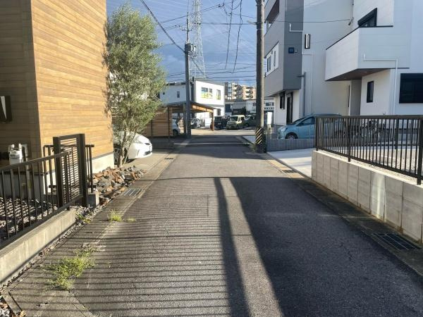 岡崎市上和田町・中古戸建の前面道路含む現地写真|前面道路です。