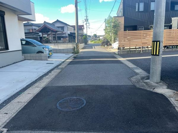 岡崎市上和田町・中古戸建の前面道路含む現地写真|前面道路です。