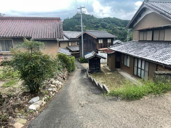 新城市長篠・中古戸建の前面道路含む現地写真|前面道路です。