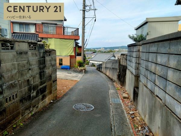 岡崎市美合町字西屋敷の売地の前面道路含む現地写真