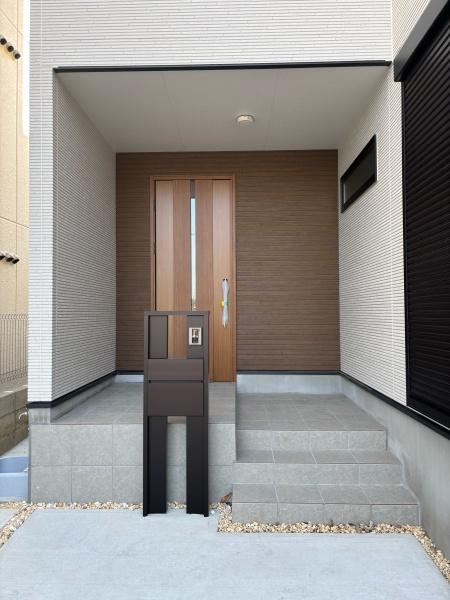 豊田市栄町7丁目　全1棟・1号棟の玄関|訪れる人を心地よく迎え入れます。