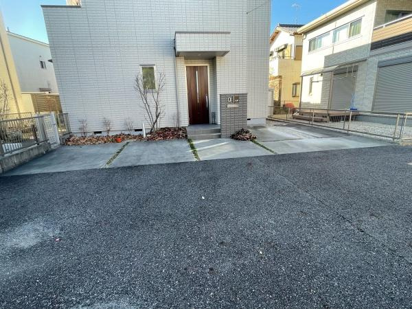 岡崎市矢作町祇園・中古戸建の駐車場|２台駐車できます！