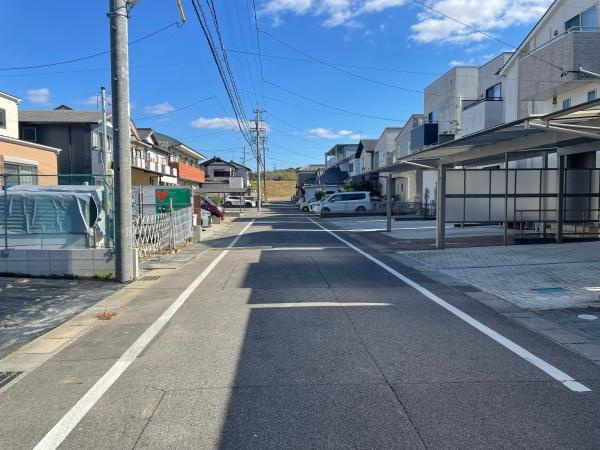 岡崎市河原町・中古戸建の前面道路含む現地写真|前面道路です。
