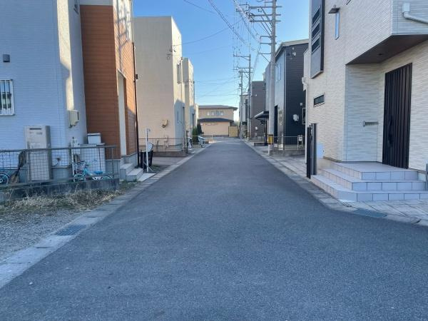 岡崎市丸山町上地畑・中古戸建の前面道路含む現地写真|前面道路です。