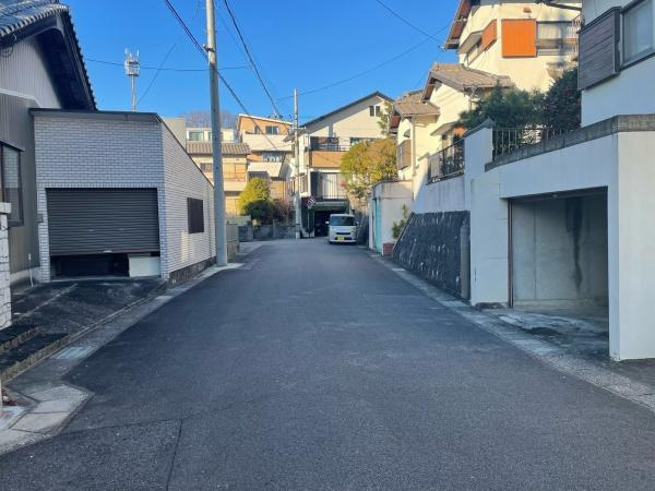 岡崎市大西町南ヶ原・中古戸建の前面道路含む現地写真|前面道路です。