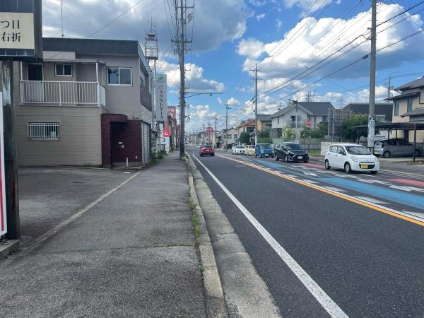 岡崎市鴨田町所屋敷・中古戸建の前面道路含む現地写真|前面道路です。