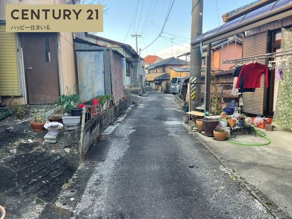 岡崎市百々町字池ノ入の売地の前面道路含む現地写真