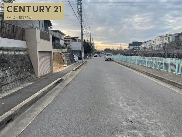 岡崎市細川町字扇田の売地の前面道路含む現地写真