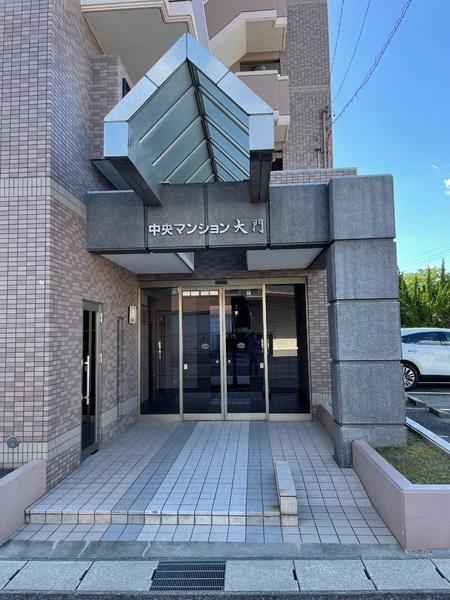 中央マンション大門のエントランス